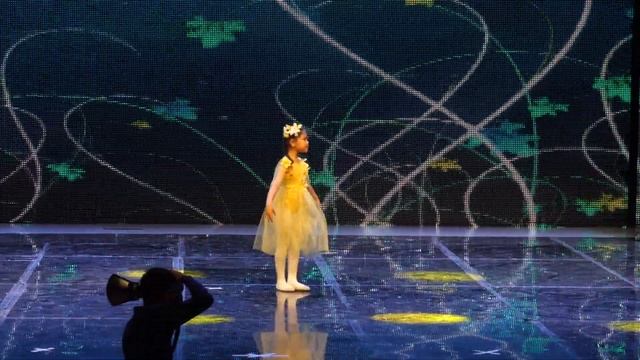 Эстрадный танец «Дорога цветка» Соло Төлеген Назым смотреть онлайн