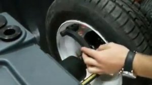 ? Балансировочный станок для шиномонтажа колес M&B WB640 | Балансировочное оборудование