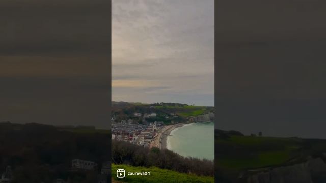 Étretat. Город расположен на побережье Ла-Манша
