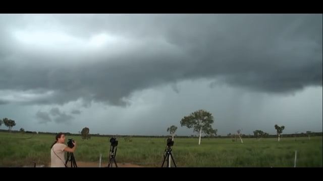 ТОП 5 ФАКТОВ ОБ УДАРЕ МОЛНИЕЙ! ЧТО БУДЕТ ЕСЛИ В МЕНЯ УДАРИТ МОЛНИЯ смотреть онлайн