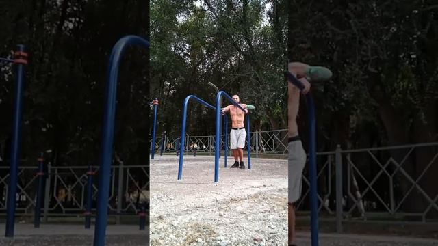 #parallelbar warmup \ #freestyleworkout and calisthenics outiside by @m40r_workout смотреть онлайн