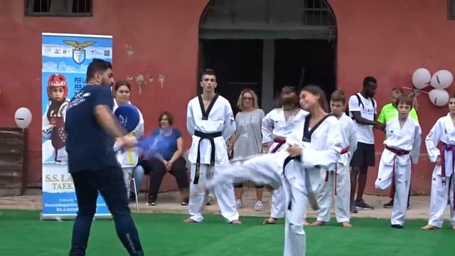 04_Esibizione Taekwondo (1) смотреть онлайн