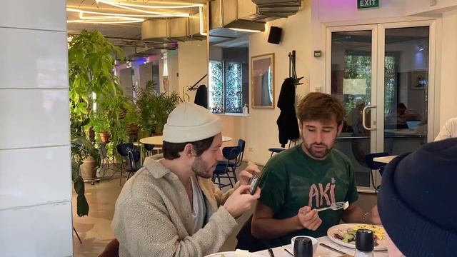 BREAKFAST REVIEW: The cool cat смотреть онлайн
