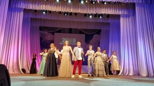 Крутое дефиле 79 выпускников