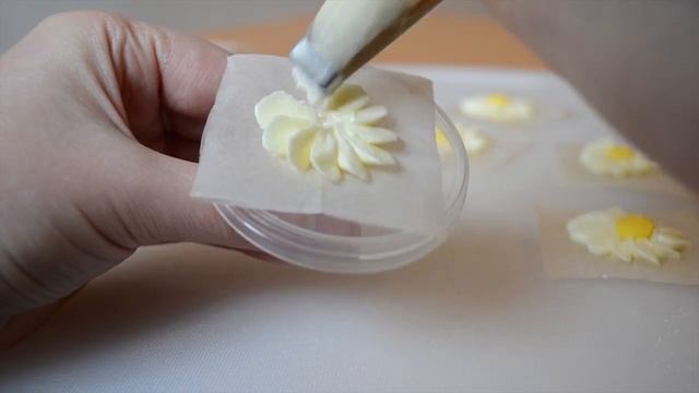 Цветы из крема для торта. Как украсить торт. Buttercream flowers tutorial. Домашние рецепты. смотреть онлайн