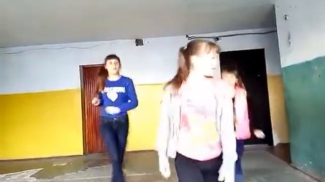 Легкий танец под песню скользим ? смотреть онлайн