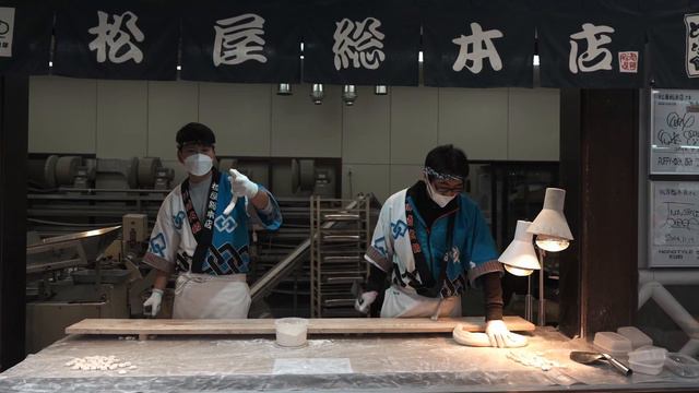 Rhythmical candy cutting リズムにのって飴切り | Amazing craftsmanship in Japan смотреть онлайн