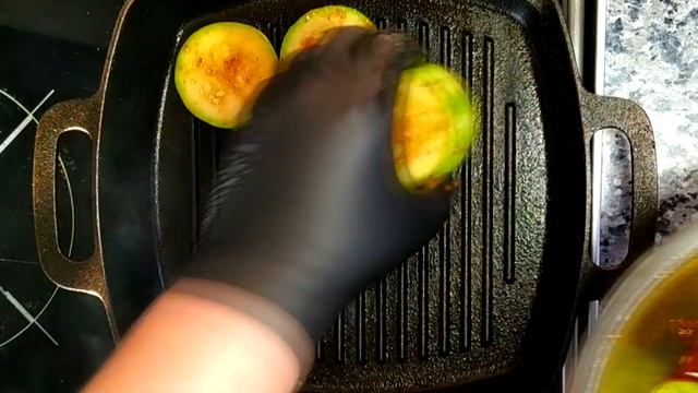Кабачки-гриль. Прекрасная закуска к мясу или шашлыку ? Grilled zucchini for meat or barbecue смотреть онлайн