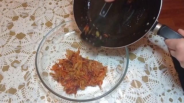 Рубленые куриные котлеты с овощами и салат Весенний. смотреть онлайн