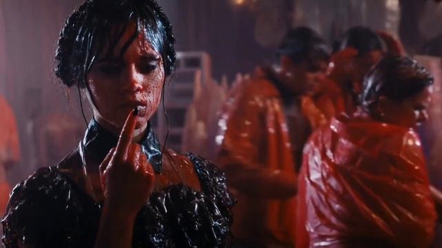 Уэнсдей.Могли были свиную кровь залить,а не краску) Wednesday.Could pour pig's blood, not paint RUS смотреть онлайн
