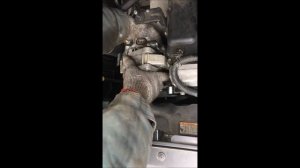 Как снять генератор на Гранд Старекс.  Замена щеток генератора.