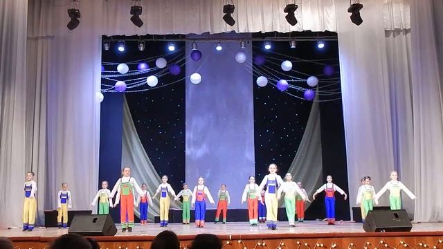 Ансамбль эстрадного танца Кураж"Веселая стройка" смотреть онлайн