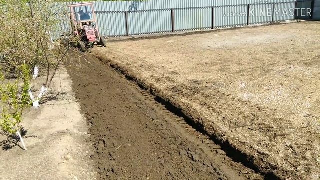 Мини трактор Синтай ХТ 160 (Уралец) плуг с бараний. Хельмут Тавда