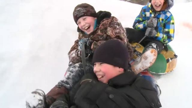 Катание с горок. 17 школа 4 Б класс. смотреть онлайн