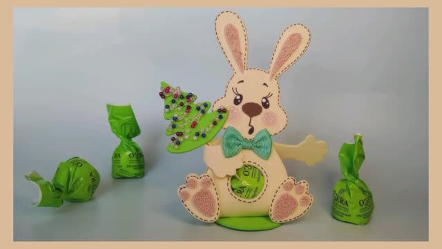 Символ 2023 года своими руками. Кролик с конфеткой. смотреть онлайн