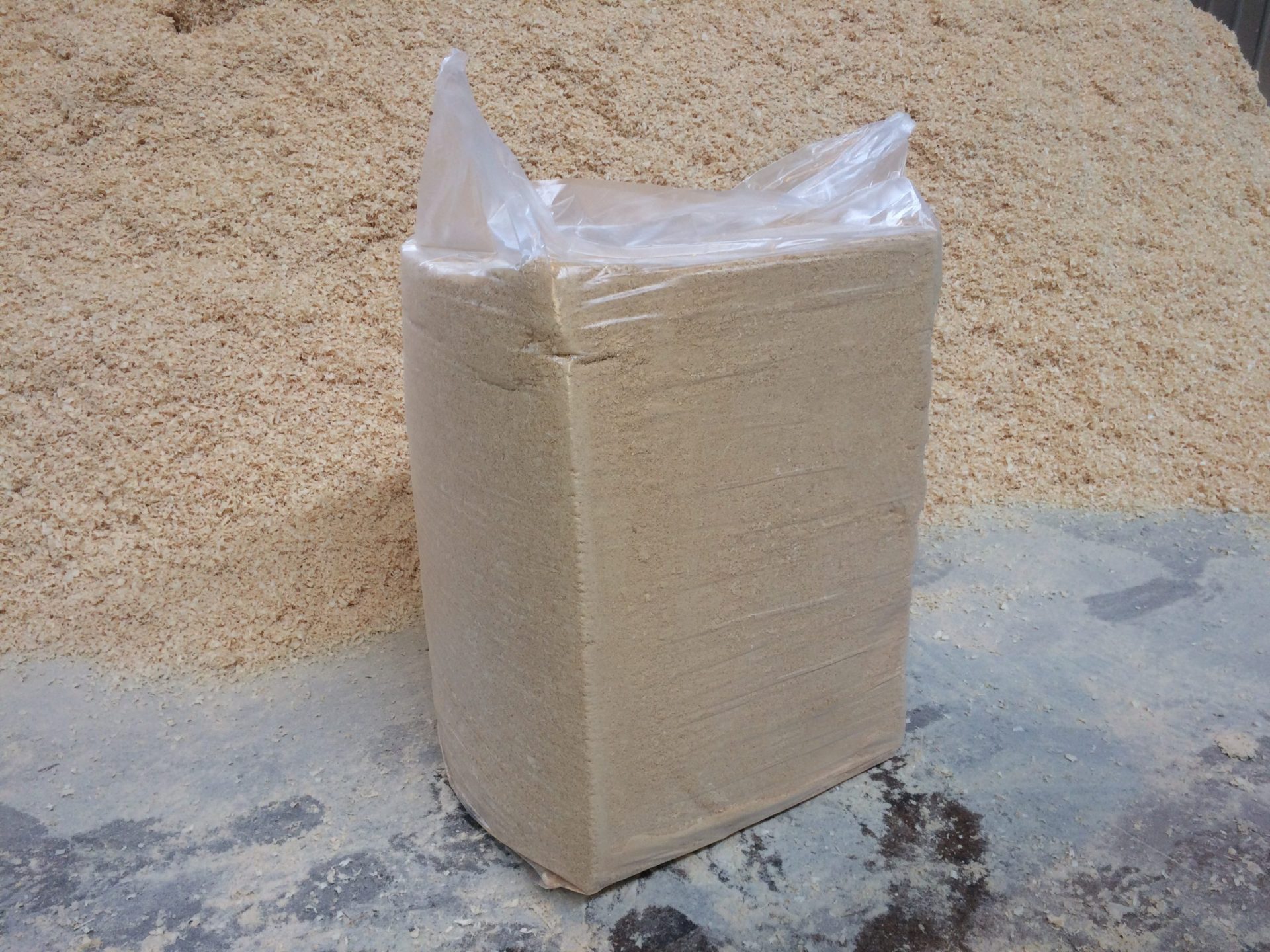 Для чего опилки или солома нужны в теплице. #garden #humus soil #farm #seedling смотреть онлайн