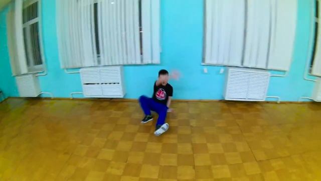 bboy Din. 9 лет. Школа №157. Студия брейк данса Sense of life смотреть онлайн