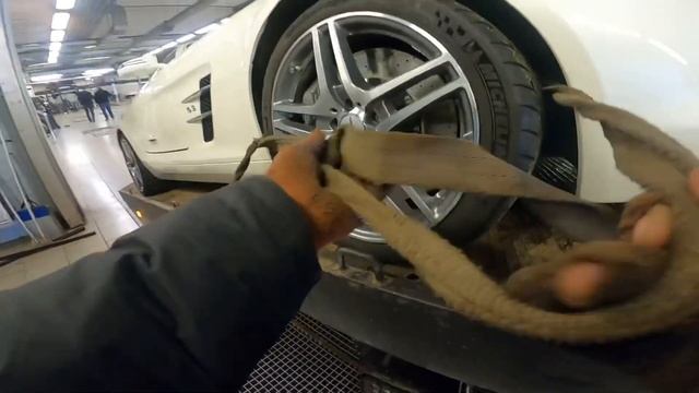 Mercedes McLaren На эвакуаторе Загрузка с досками смотреть онлайн