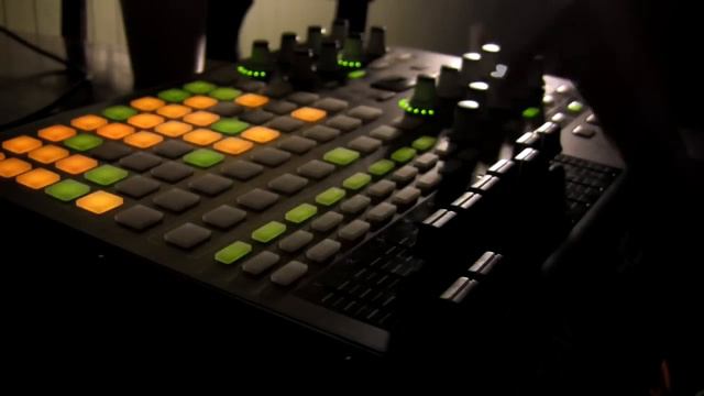 How To Destroy Angels - The Space In Between (ElliotNess Remix) смотреть онлайн