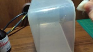 Как удалить (оттереть) следы от наклейки с пластика и других поверхностей без повреждения