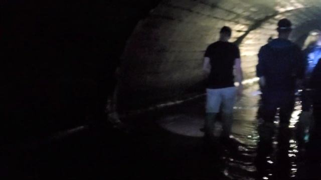 Подземный Хрещатик. Обзор экскурсии в коллекторе под Хрещатиком! смотреть онлайн
