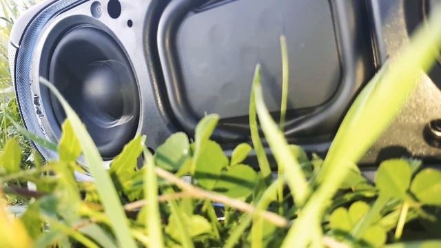 SONY SRS XB30 BASS TEST ON GRASS смотреть онлайн