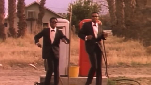 ПОЛНЫЙ ПЕРЕВОД ПЕСНИ СПИКЕРМЕНОВ SKIBIDI T. | Перевод Песни Everybody Wants To Rule The World смотреть онлайн