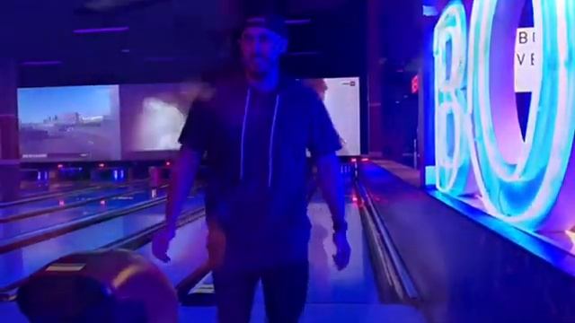 DATE NIGHT|BOWLING EDITION| смотреть онлайн