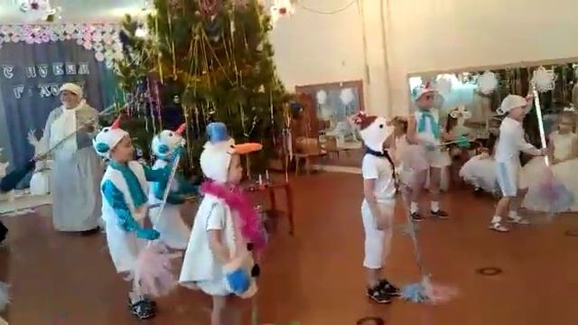 Танец снеговиков смотреть онлайн