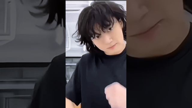 Чонгук на тренировке. Такой он тут милый, я бы сказала настоящий какой то, очень красивый. #чонгук