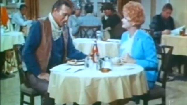 The Lucy Show: Lucy meets John Wayne смотреть онлайн