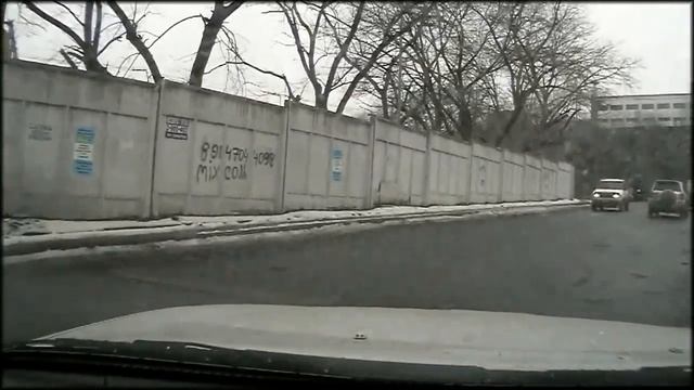 Мастер-класс по обруливанию ям во Владивостоке:)