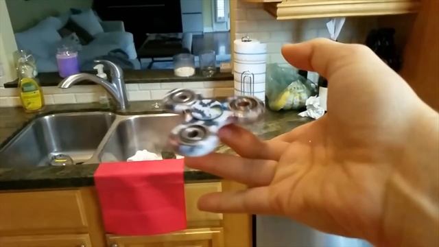 PRO FIDGET SPINNER TRICKS (very cool) смотреть онлайн