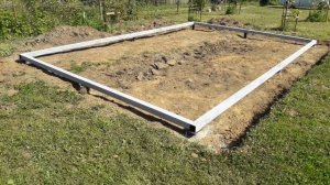 теплица из профильной трубы своими руками. часть 2. обвязка свай. покраска.