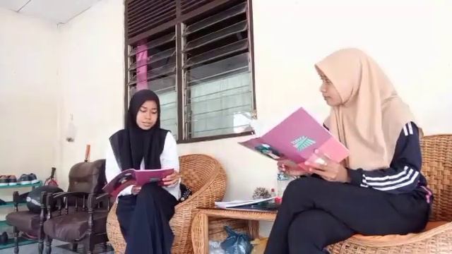 Dialogue Present perfect and past simple by: Adinda Nur Permatasari & Tanti Auliani смотреть онлайн