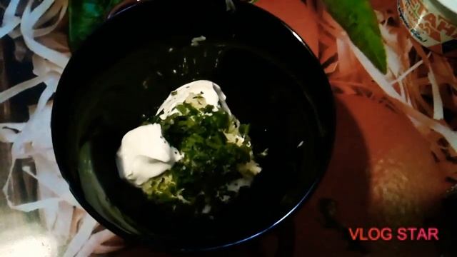 ГОТОВИМ ЗАВТРАК. БЛИНЧИКИ ИЗ КАБАЧКА С ПИКАНТНОЙ НАЧИНКОЙ. ВКУСНОТА!!! смотреть онлайн