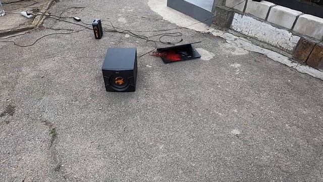 Genius SW-G2.1 3000 прокачує селуху смотреть онлайн