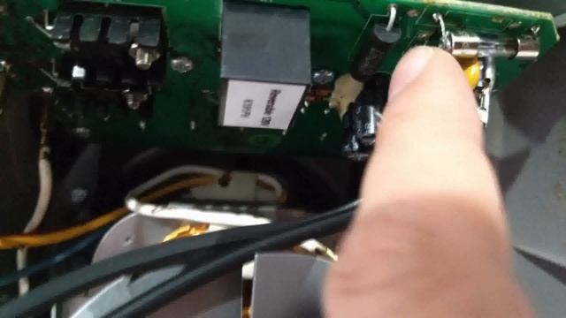 Licuadora Oster reversible no enciende (Fusible térmico) смотреть онлайн