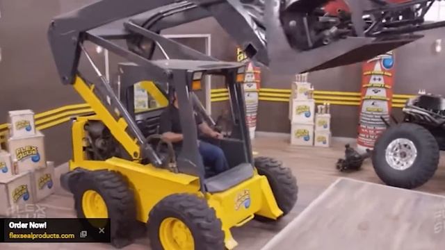 SOMEONE STOP THIS MADMAN! (Flex Tape) смотреть онлайн