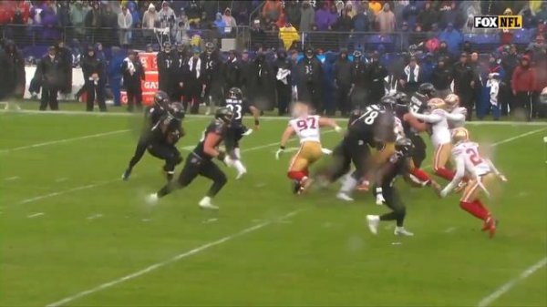 Lamar Jackson juke for a 7 yard pickup!