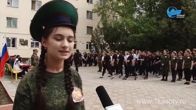 Военно-спортивная игра «Зарница» прошла среди студенток медицинского училища г.Каспийск смотреть онлайн