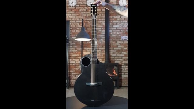 Внешний вид трансакустической гитары Enya X4 (acousticPlus) смотреть онлайн