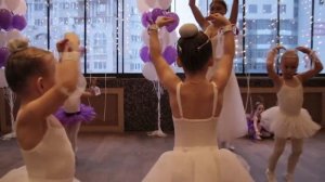 Танец "Вальс снежинок"