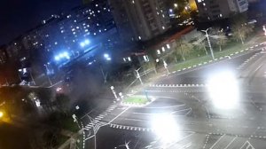 ?? Полное видео упавшей бомбы в Белгороде. 
Белой машине очень сильно повезло.