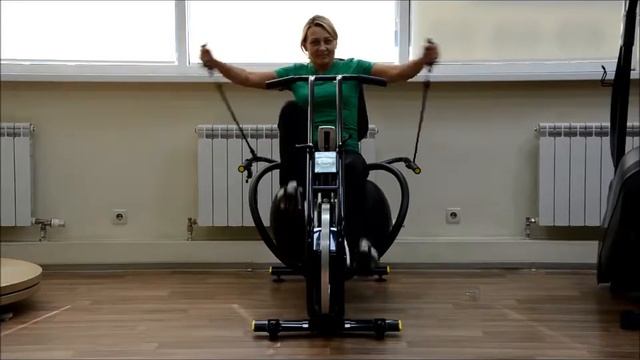 ВЕЛОТРЕНАЖЕР С МЯЧОМ BALLBIKE смотреть онлайн