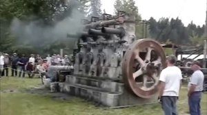 Запуск старинного дизельного двигателя 1936 года