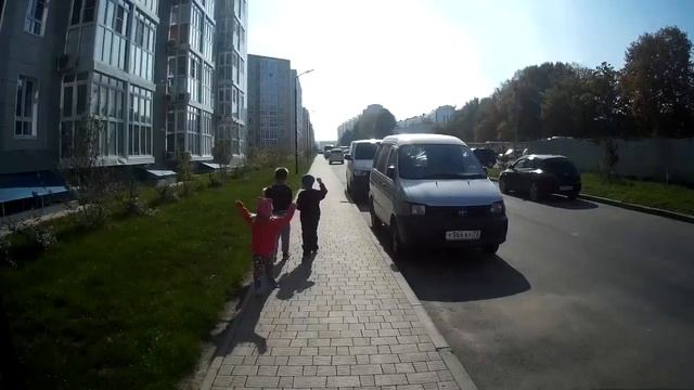 Прогулка с детьми жк "Времена года" смотреть онлайн