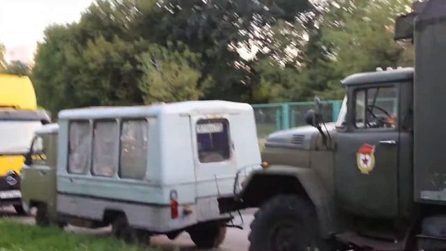 Машины военного образца у Черкизовского пруда смотреть онлайн