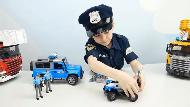 Полицейский транспорт для детей Bruder и Полицейский Даник - Внедорожник и Квадроцикл с Фигурками