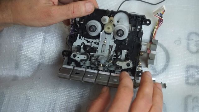 Тех. уголок Винтика и Шпунтика. Sharp 939/940. Заклинены карманы, не нажимаются кнопки. Что делать? смотреть онлайн